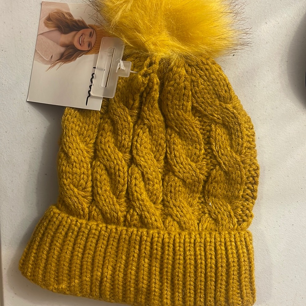 I AM BEANIE HAT MUSTARD COLOR NEW WITH TAGS